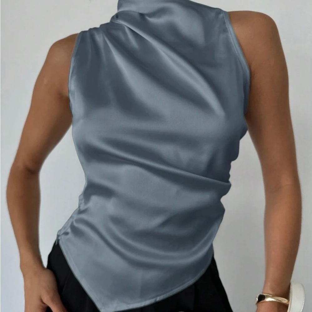 Elegant Gray Sleeveless Top